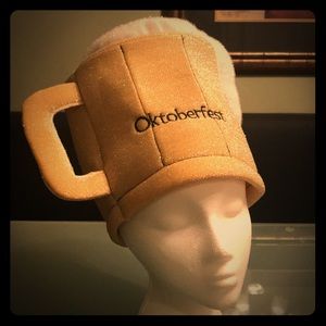 Oktoberfest beer mug hat